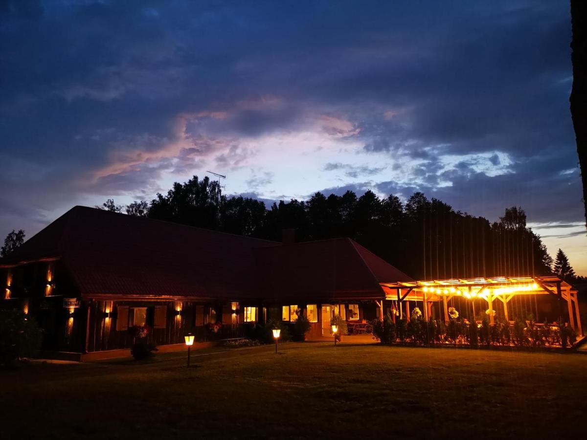 Hotel Viesu Nams Vecmuiza Tūja Exterior foto
